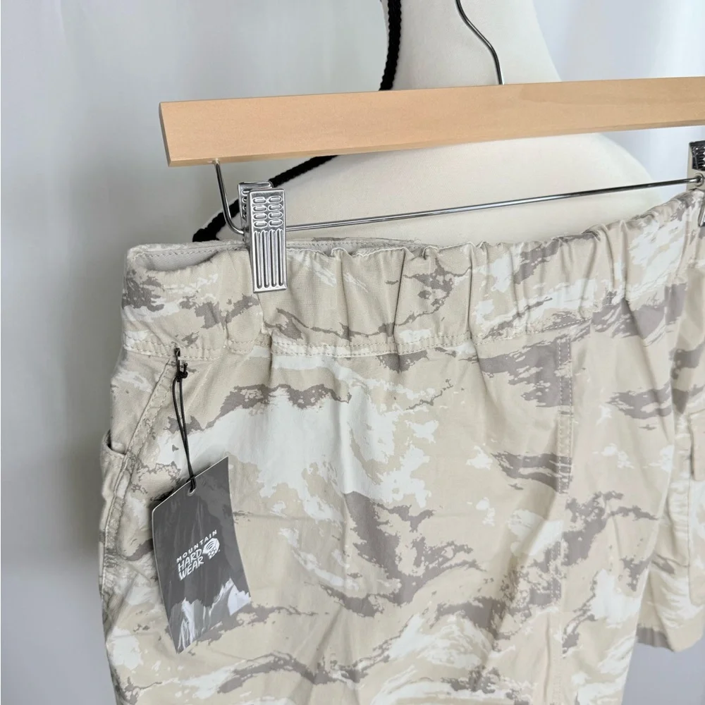 Mountain Hardwear Womens Cascade Pass Belt Short Camo Tan Brown Size 10 …